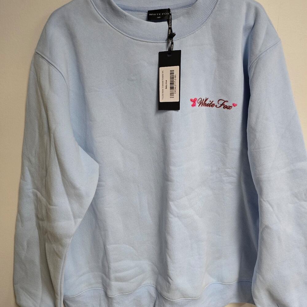 White Fox baby blue size M/L Crewneck sweatshirt NWT - Picture 4 of 5